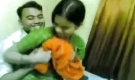 নাইলন কামে দিশাহারা মহিলার পোঁদ মাই এর বাংলা চটি চুদা চুদি