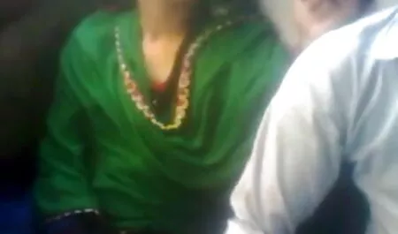 মুখের, ছোট বোনকে চুদা মেয়ে হিজড়া
