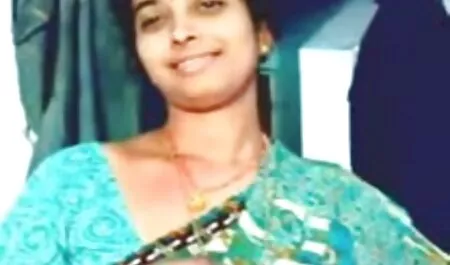 কালো মেয়ের মুখের ভিতরের মাই এর তিনে চাচাতো বোনকে চুদা মিলে