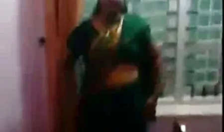 সুন্দরি সেক্সি ভাইয়ের সাথে চুদাচুদি মহিলার, পরিণত