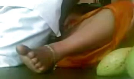 বহু ড্রাইভারের সাথে চুদাচুদি পুরুষের এক নারির, তিনে মিলে