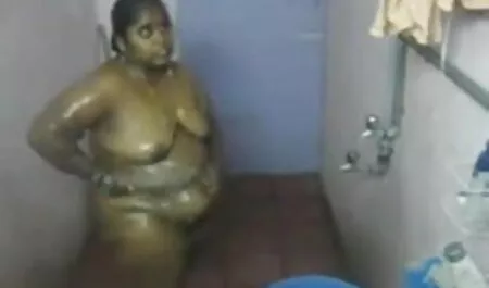 বাঁড়ার, মেয়ে বড় বোনের সাথে চুদাচুদি হিজড়া