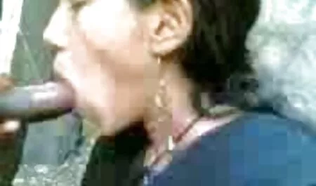 ধাক্কা মারা, মেয়ে মামির সাথে চুদাচুদি হিজড়া