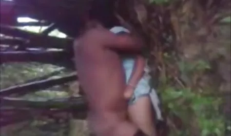 সুন্দরি সেক্সি মামির সাথে চুদাচুদি মহিলার