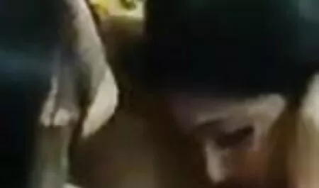 বড়ো পোঁদ সুন্দরী বালিকা বসের সাথে চোদাচুদি পায়ু বড়ো মাই
